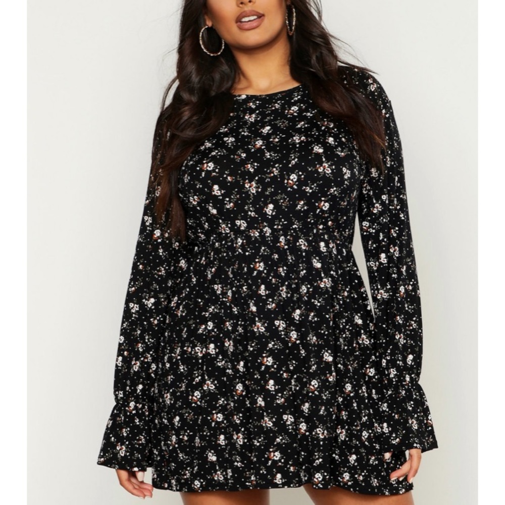 Boohoo plus ditsy floral long sleeve smock dress
